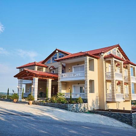 Famissi Suites 2 Kalampáka Buitenkant foto