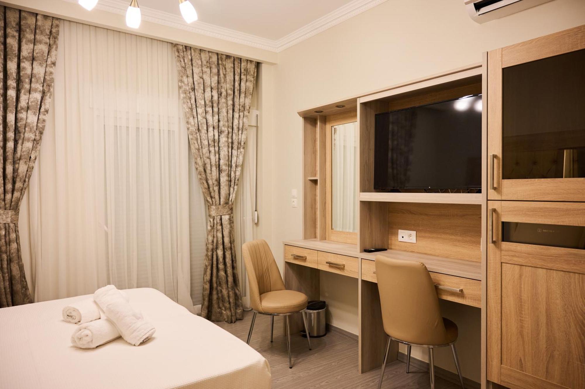 Famissi Suites 2 Kalampáka Buitenkant foto