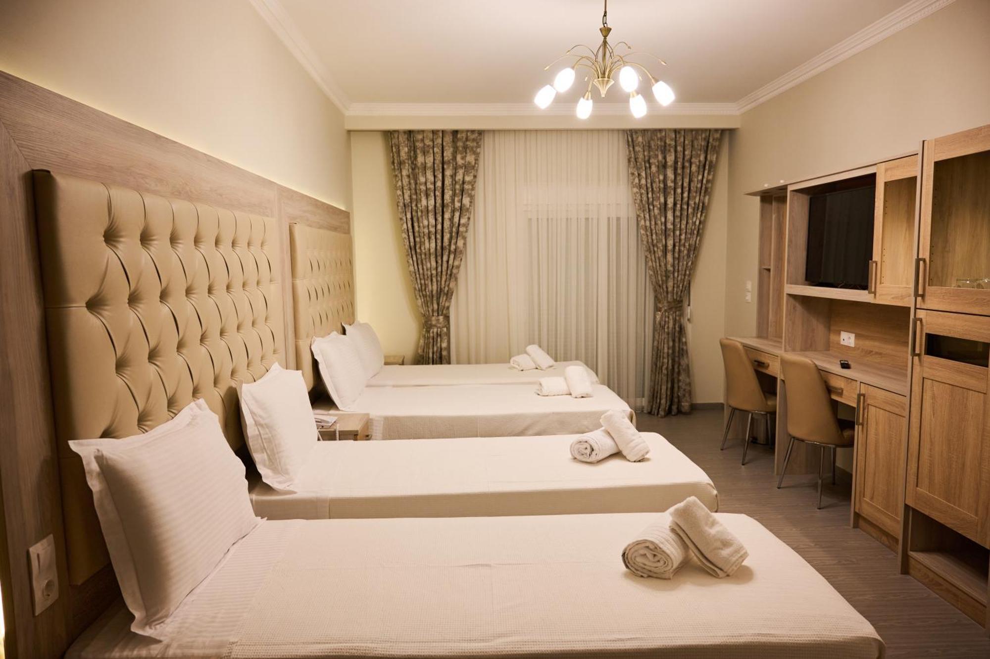 Famissi Suites 2 Kalampáka Buitenkant foto