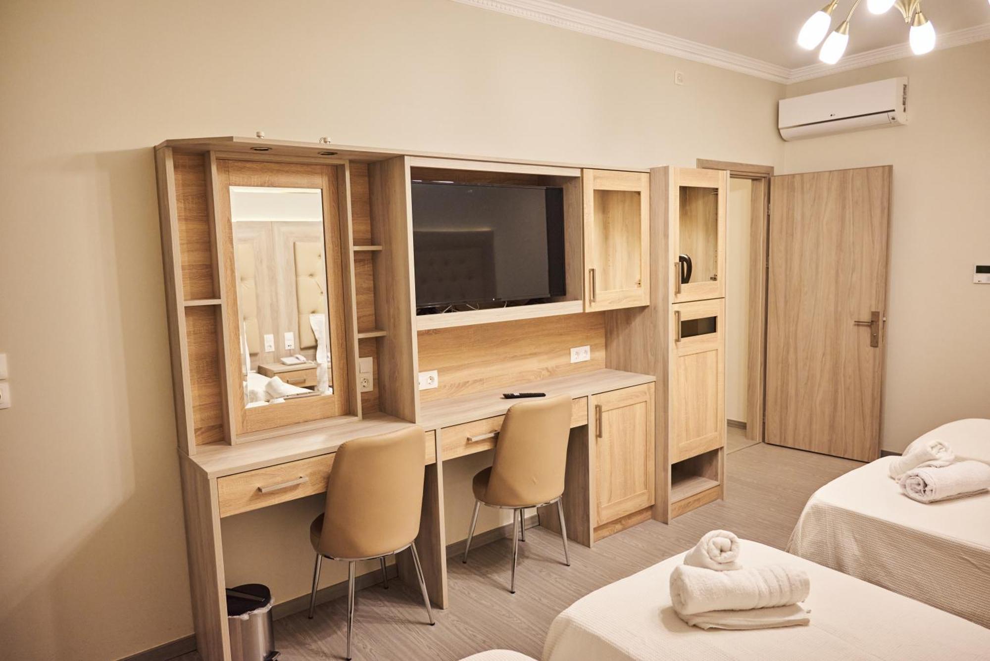 Famissi Suites 2 Kalampáka Buitenkant foto